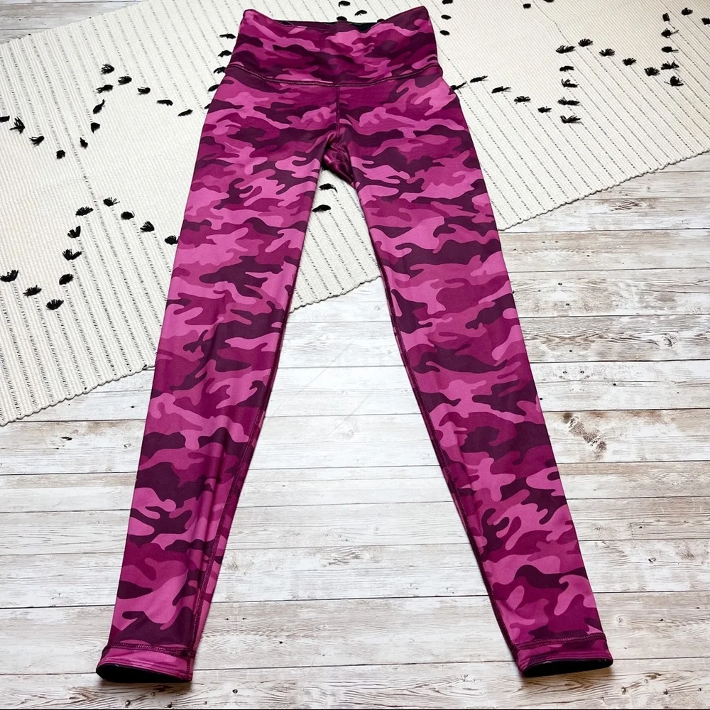 WITH High Waist Reversible Leggings Burgundy Line Camo Purple Size Small - Picture 5 of 13